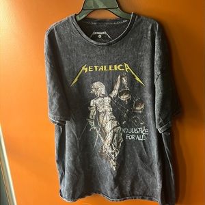 Metallica band shirt